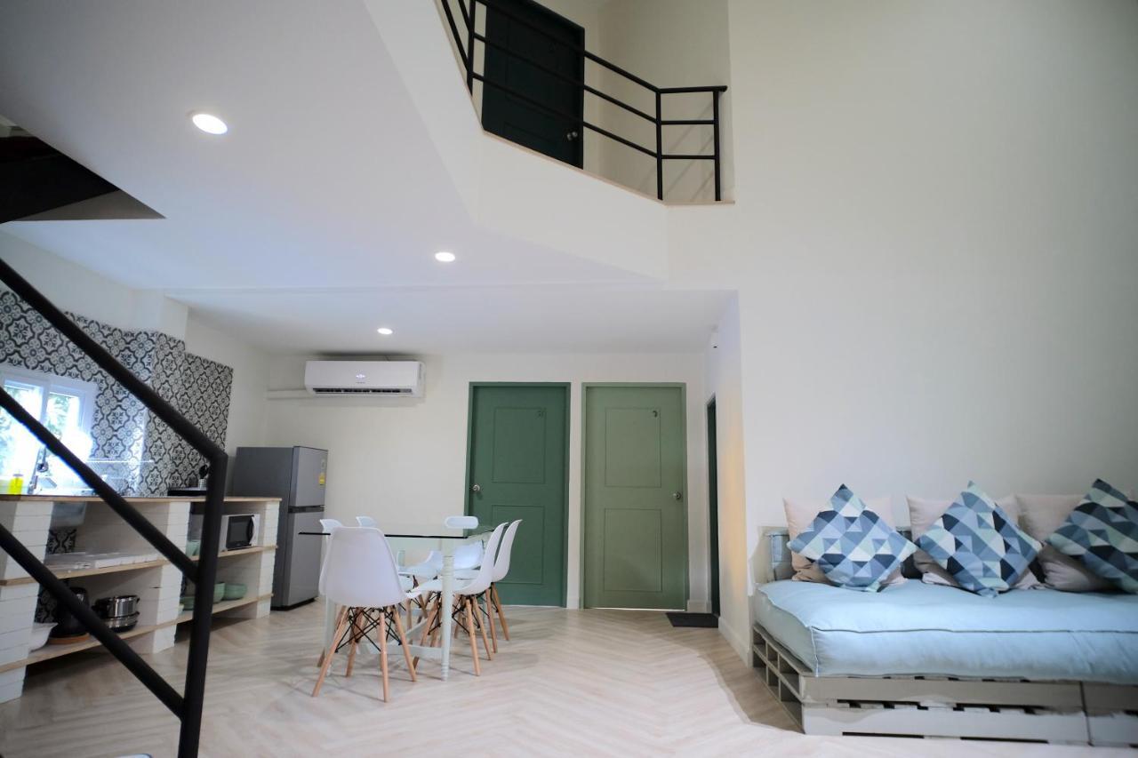Baan Khun Pra Duplex Rm3 Bangkok Apartman Kültér fotó