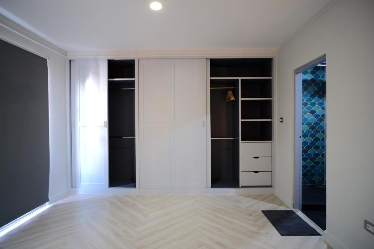 Baan Khun Pra Duplex Rm3 Bangkok Apartman Kültér fotó