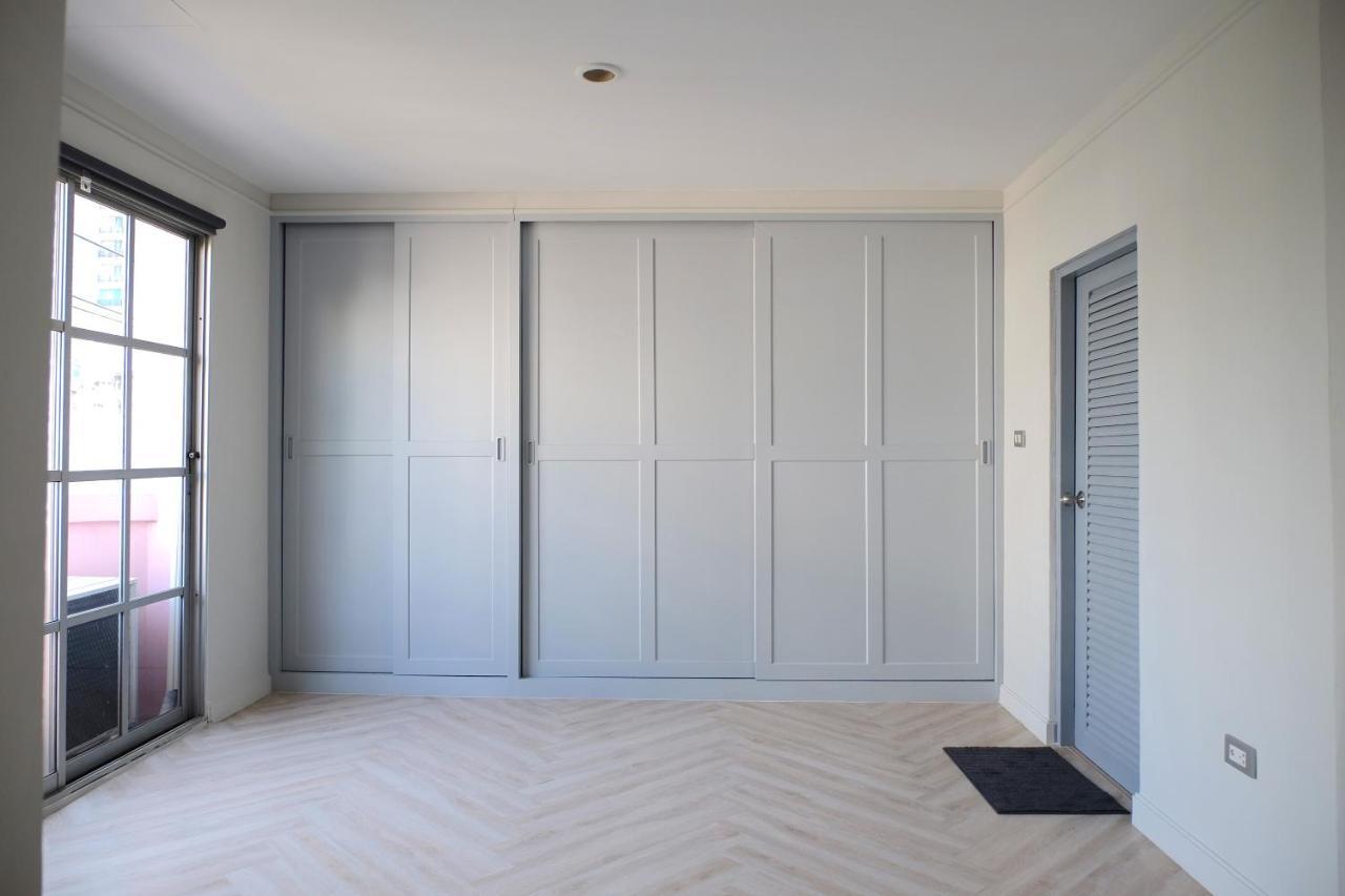 Baan Khun Pra Duplex Rm3 Bangkok Apartman Kültér fotó